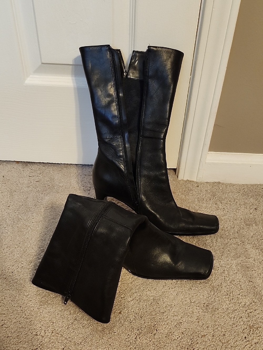 Enzo ANGIOLINI Black Mid-Calf Leather Boots with Side Zip